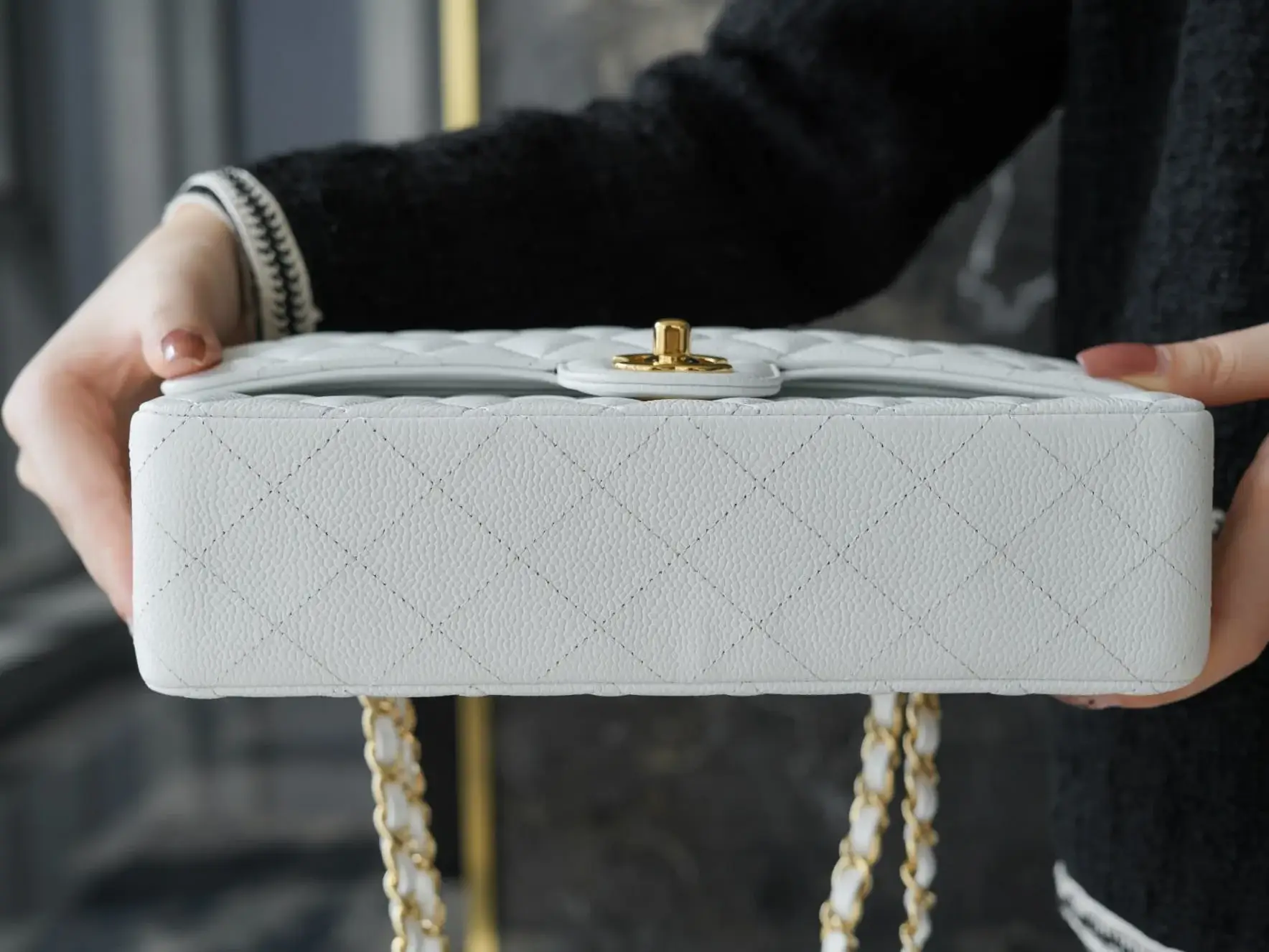 CC CF25 Classic flap bag Caviar leather - image 8