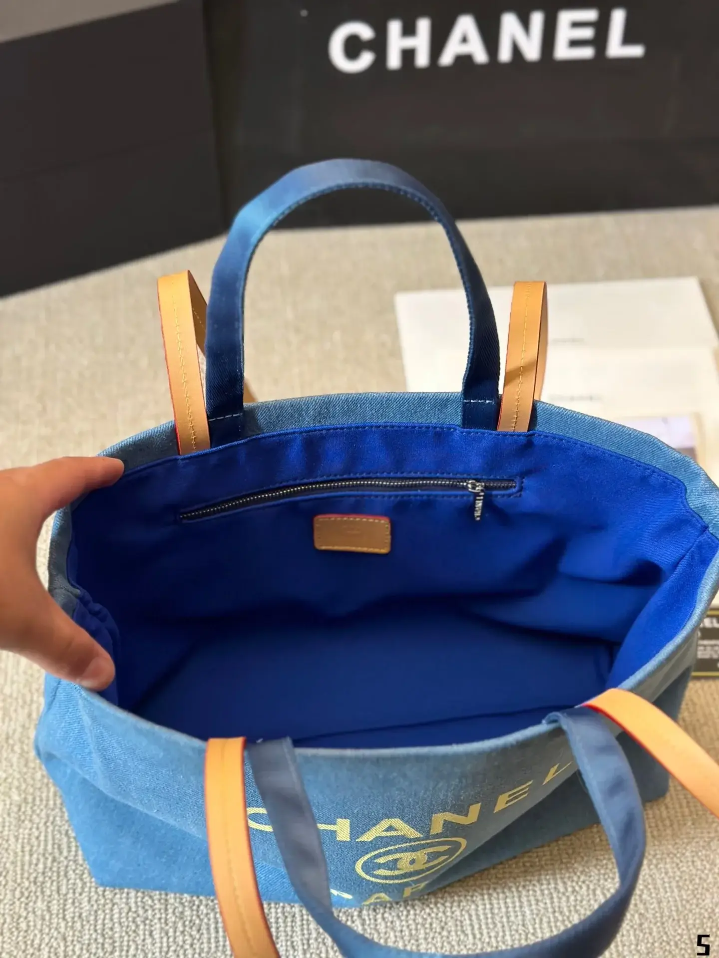 CC new arrival Vintage 24k tote bag size: 33*25 cm - image 5