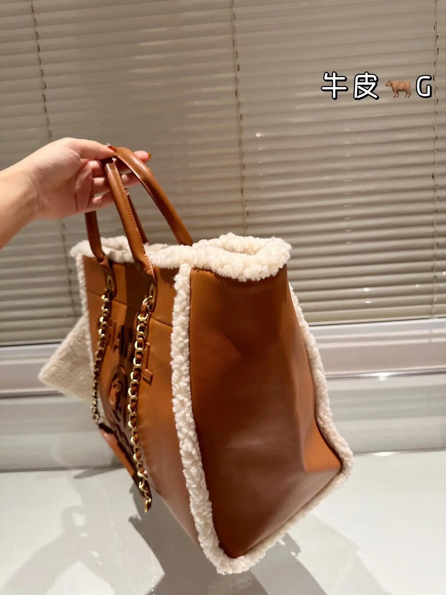 CC new arrival vintage tote bag size: 40*30 cm - image 4