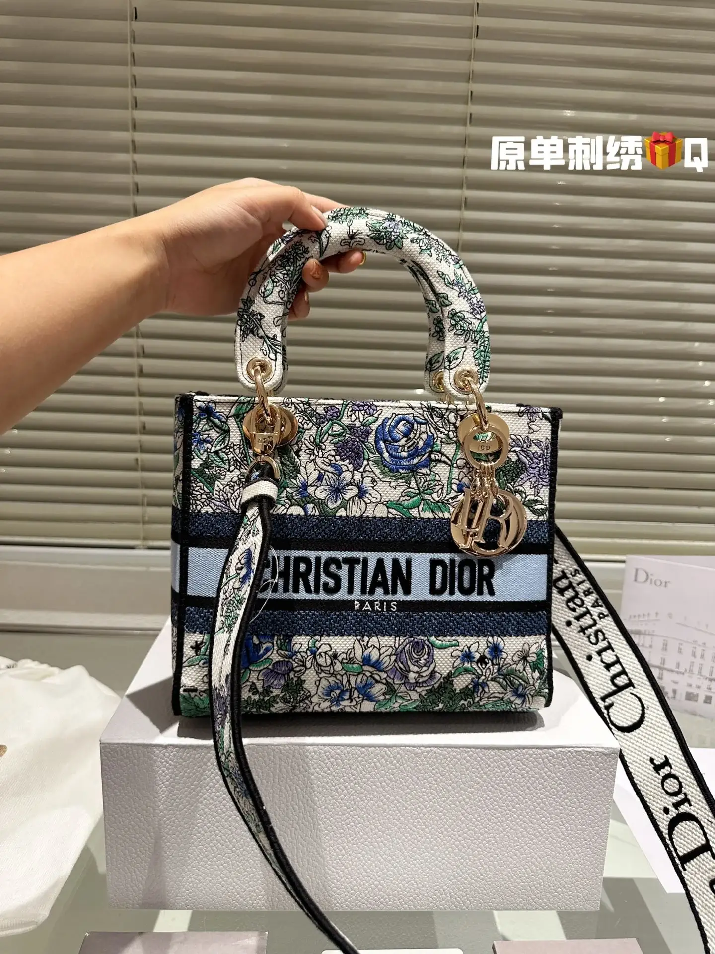 CD travel star women bag - image 1