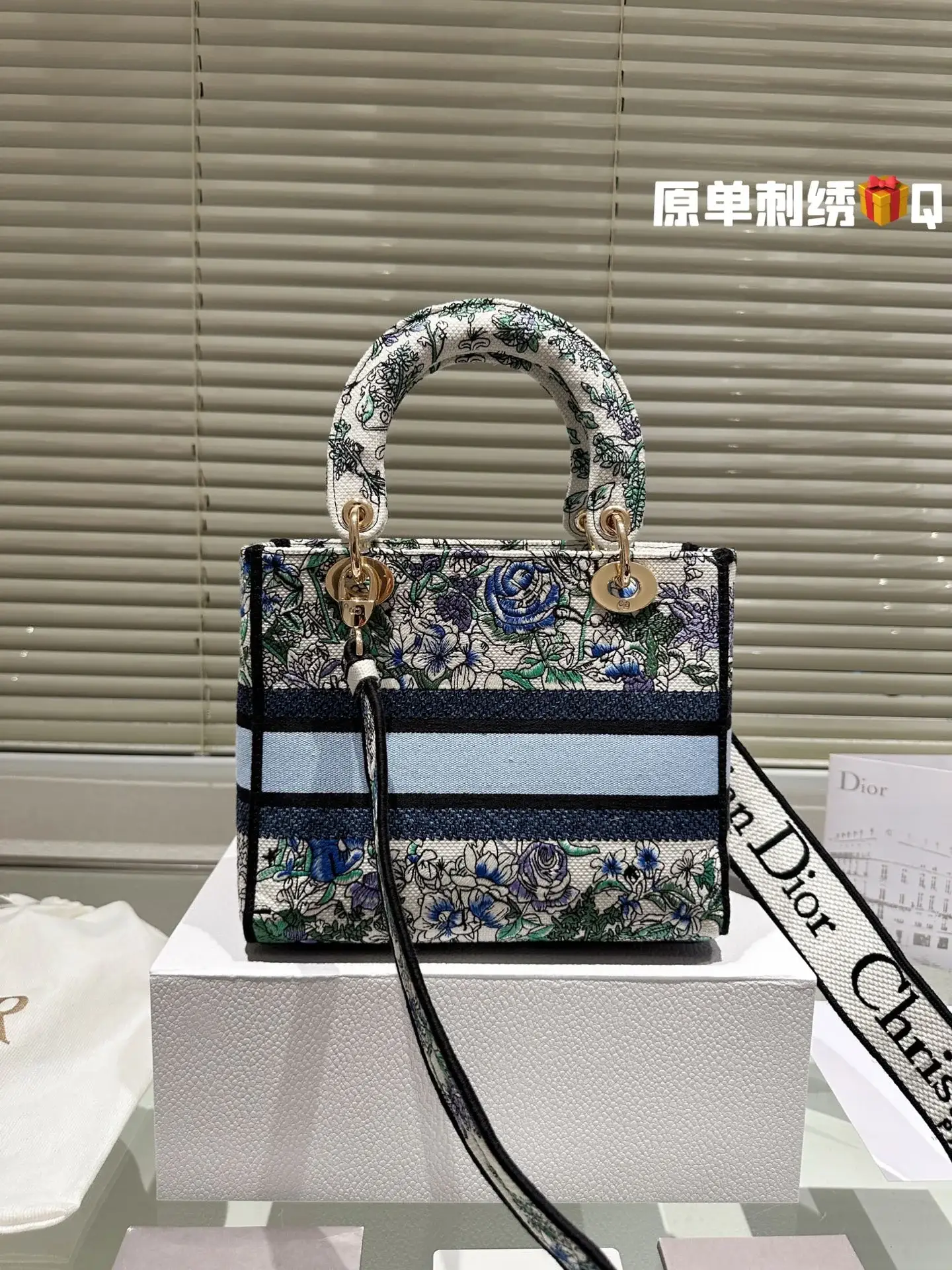 CD travel star women bag - image 2