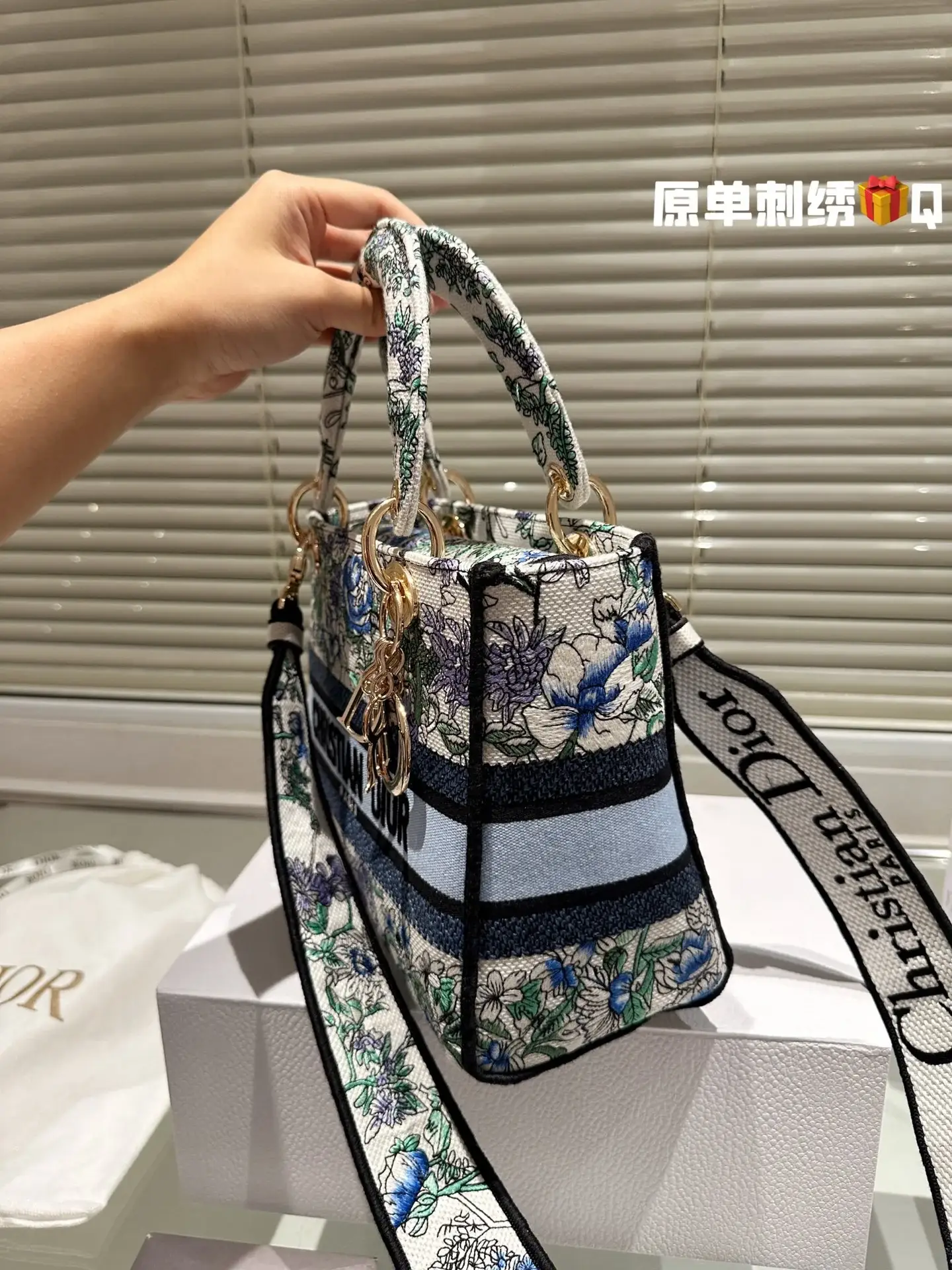 CD travel star women bag - image 3