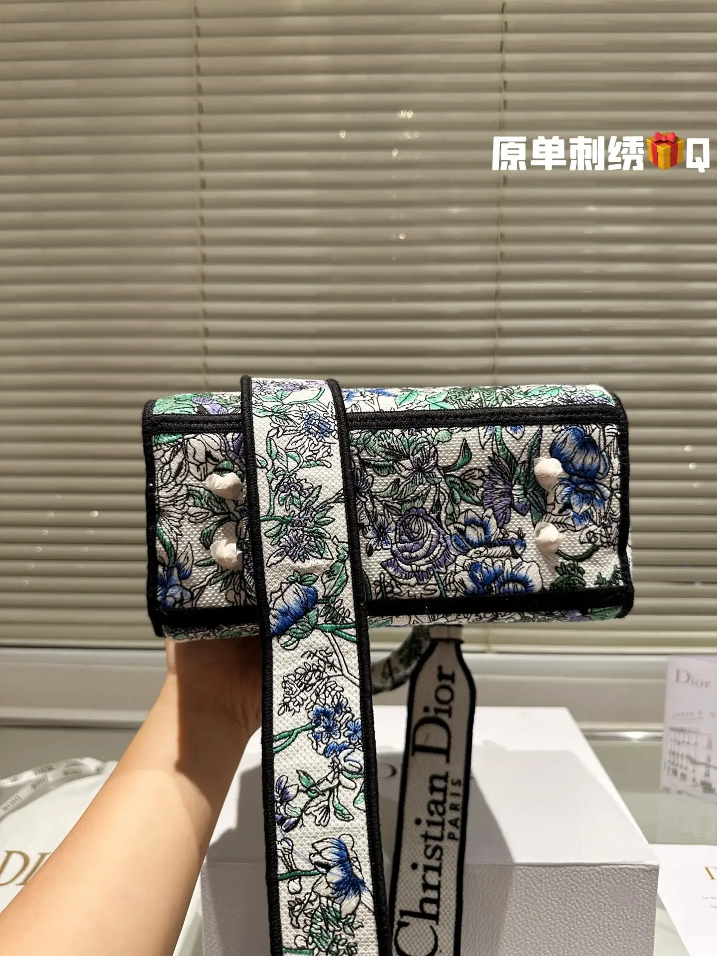 CD travel star women bag - image 7