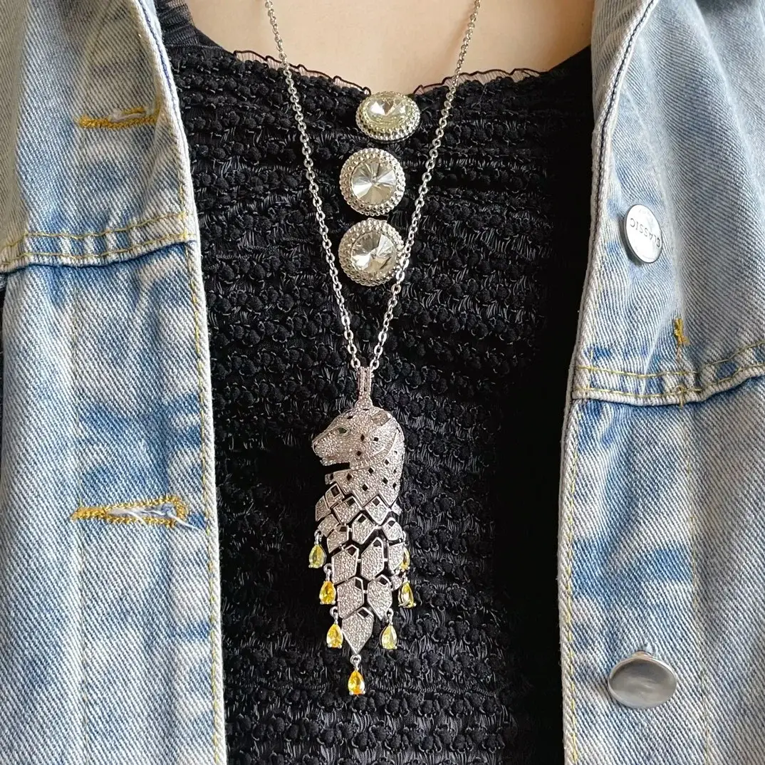 Car Necklace 025 - image 3