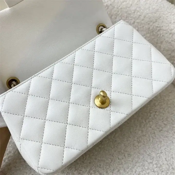 Cc Flap Bag Pearl Crush White lambskin size: 20 cm - image 6