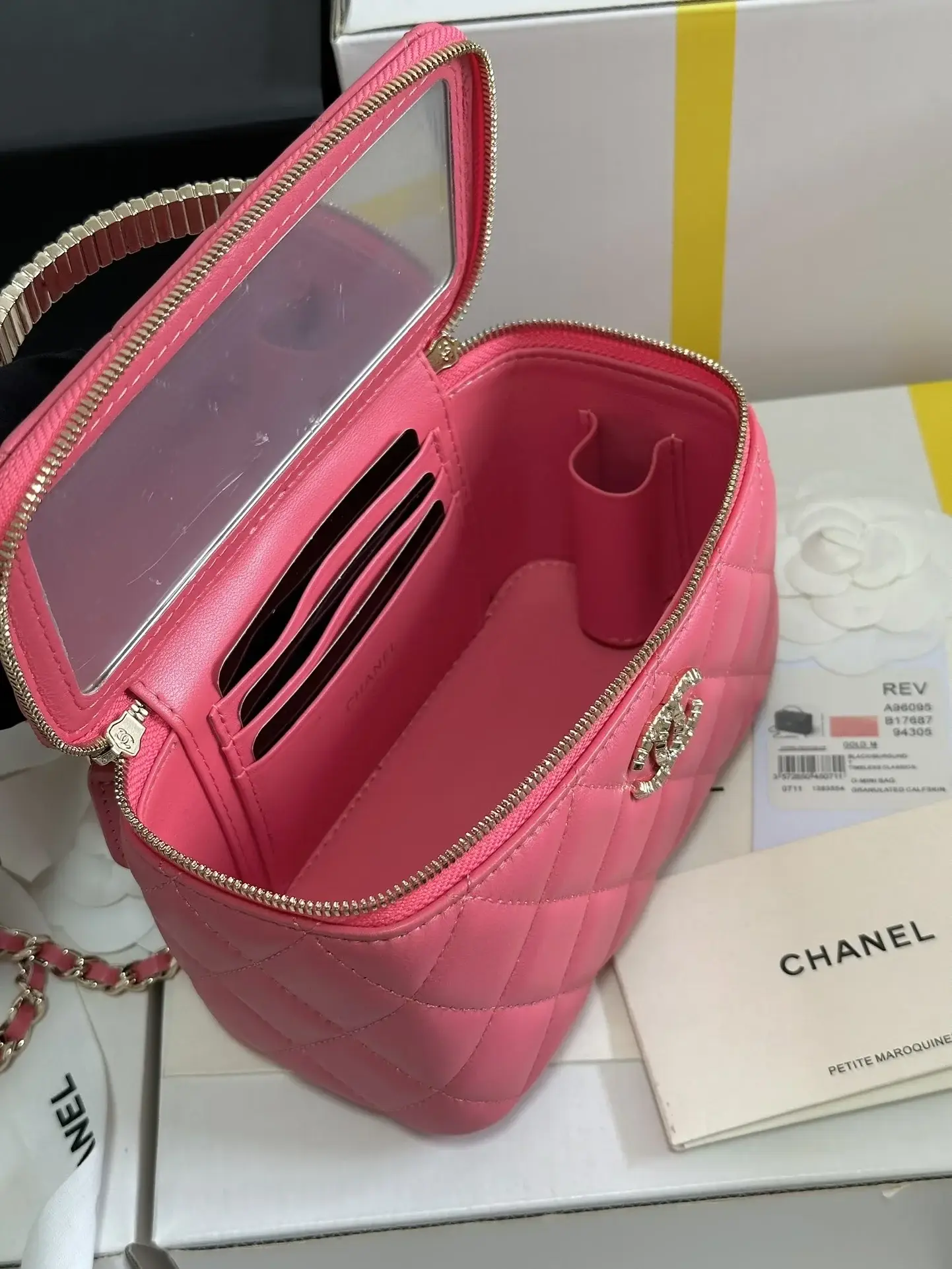 Cc new arrival 24B bucket bag pink - image 12