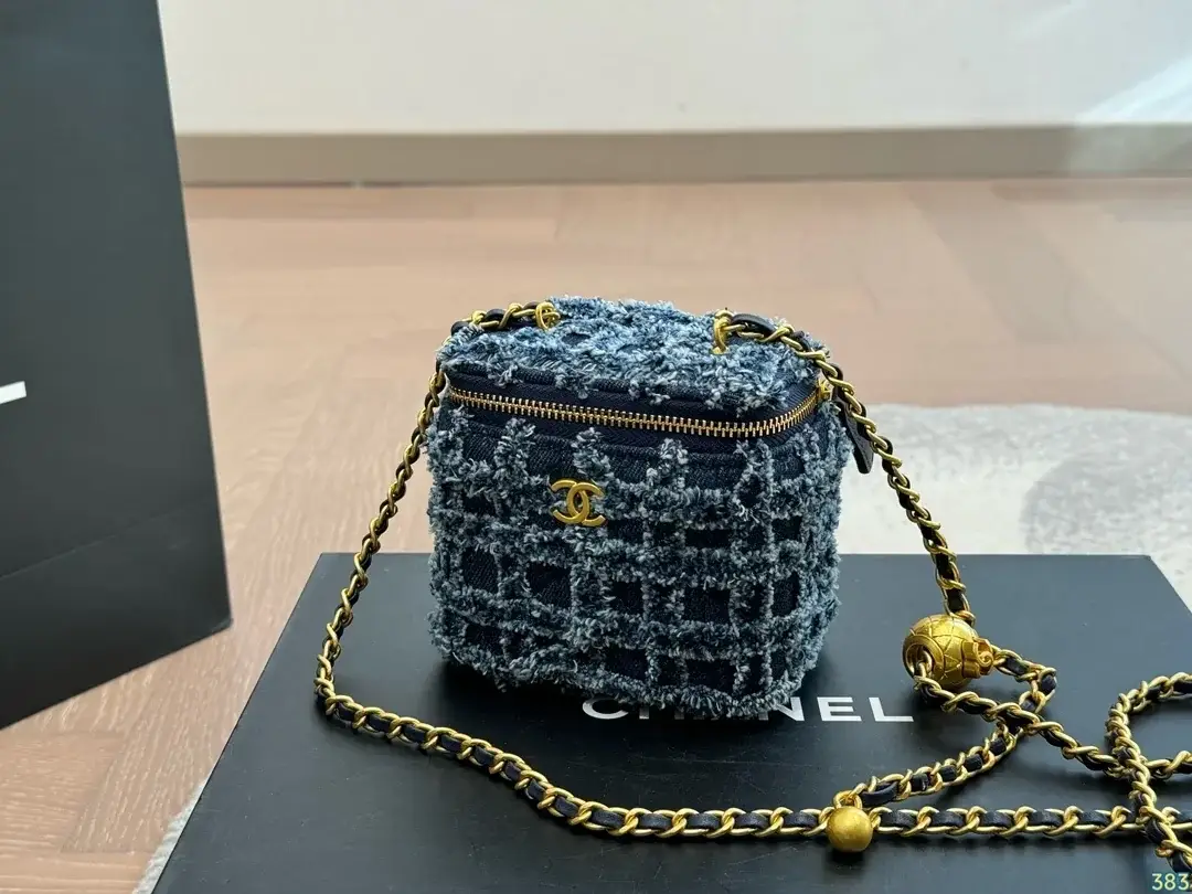 Cc new arrival bucket bag 001 - image 12