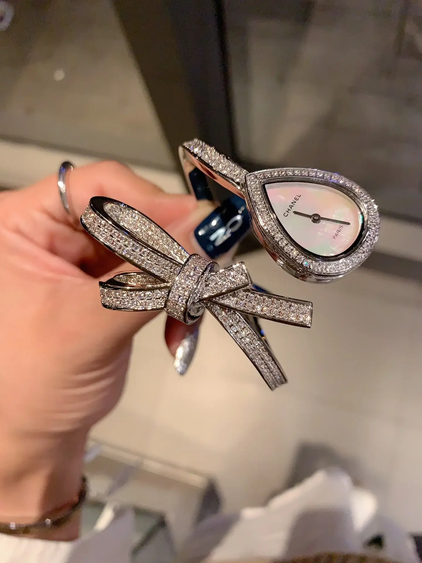 Cc new arrival women Ruban watches - image 2
