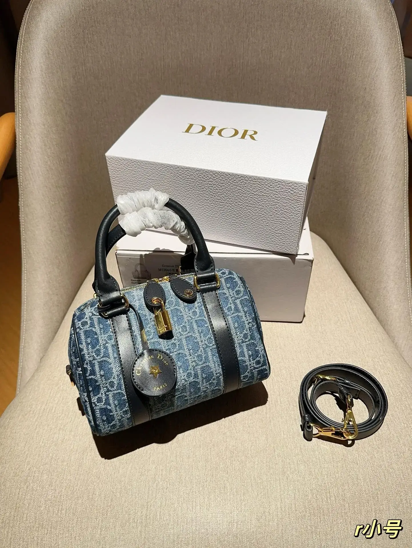 D Groove 20Denim Oblique denim bag - image 5