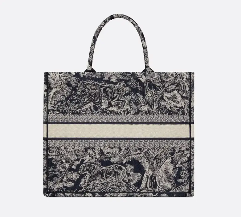 D Medium Book Tote size : 36 x 27.5 x 16.5 cm - image 10