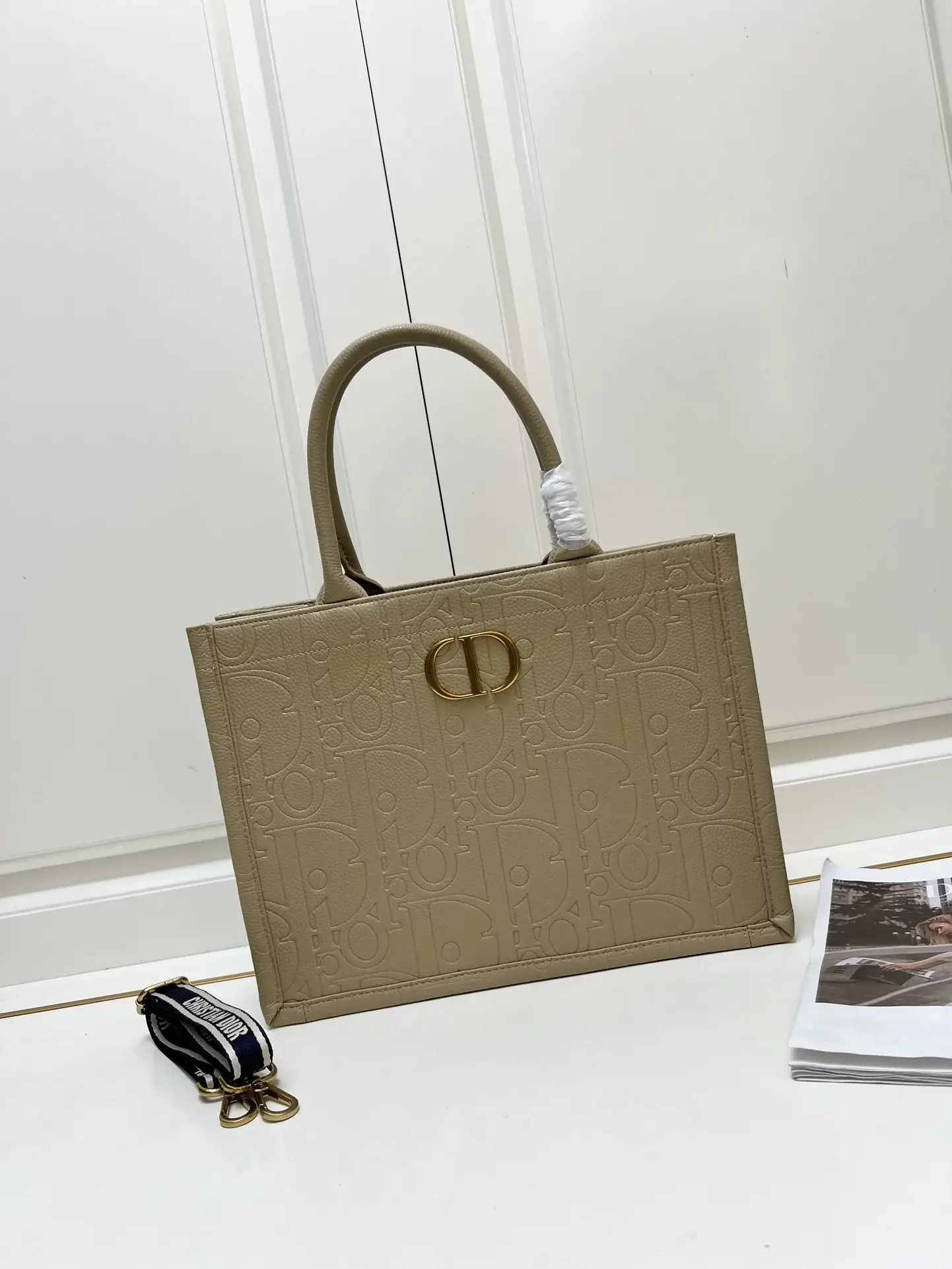D new arrival book tote bag size: 36.5*28*17.5cm top quality - image 8