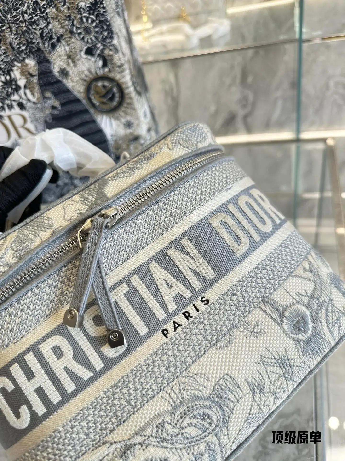 D new arrival bucket bag size;25*15*14cm - image 3