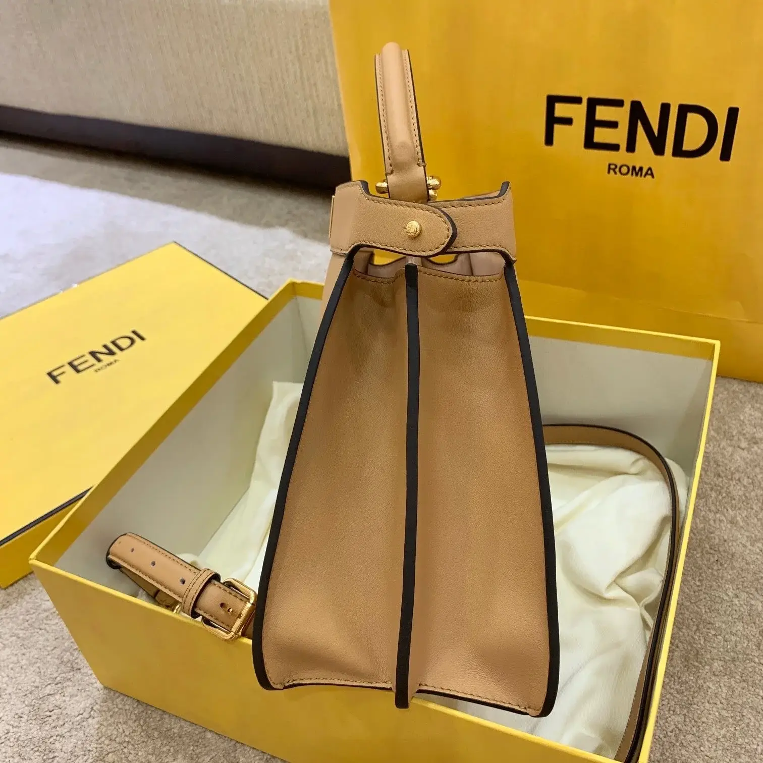 Fd Peekaboo  Small iseeu Bag - image 9