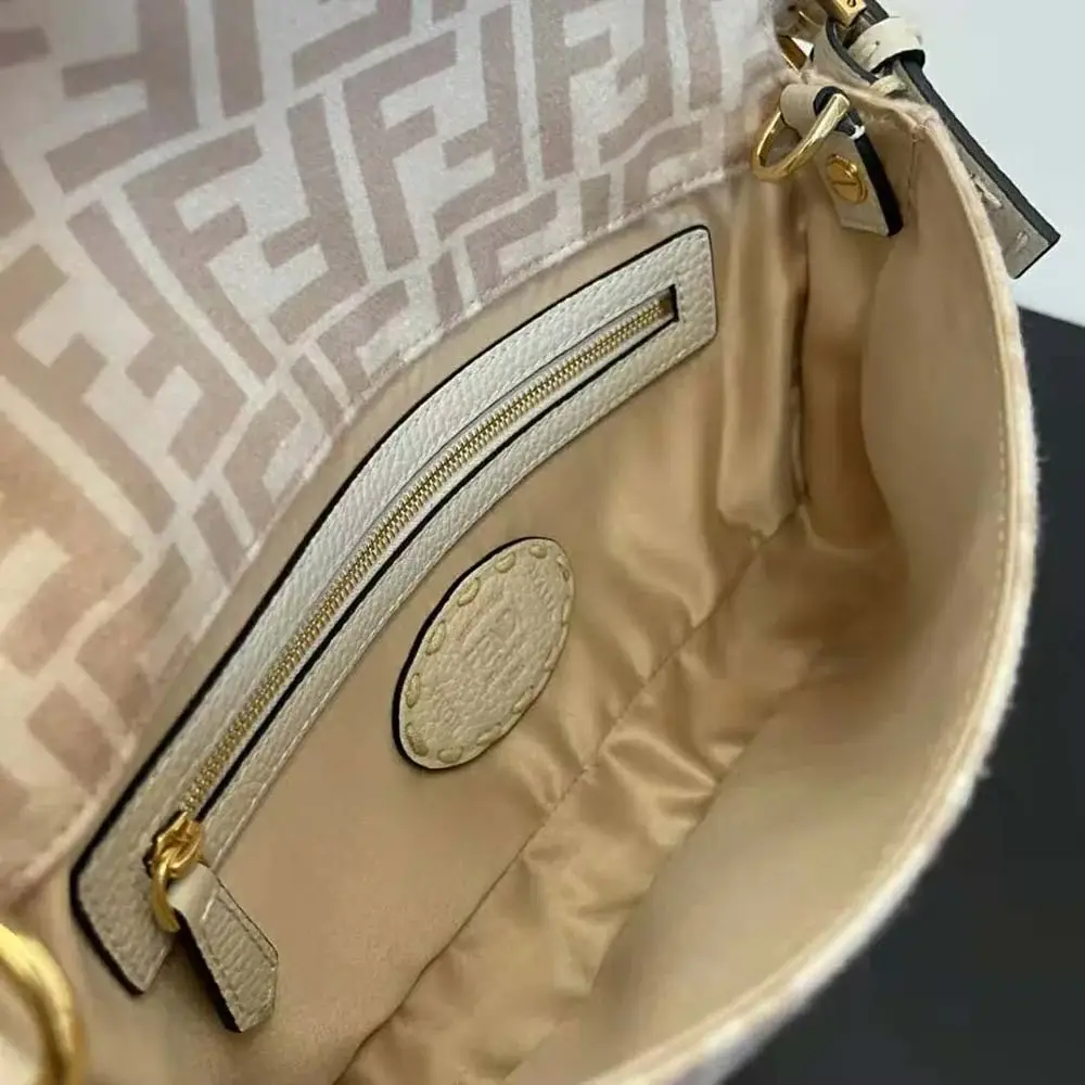 Fd Women Medium Baguette 1997 Beige FF Wool Bag - image 4