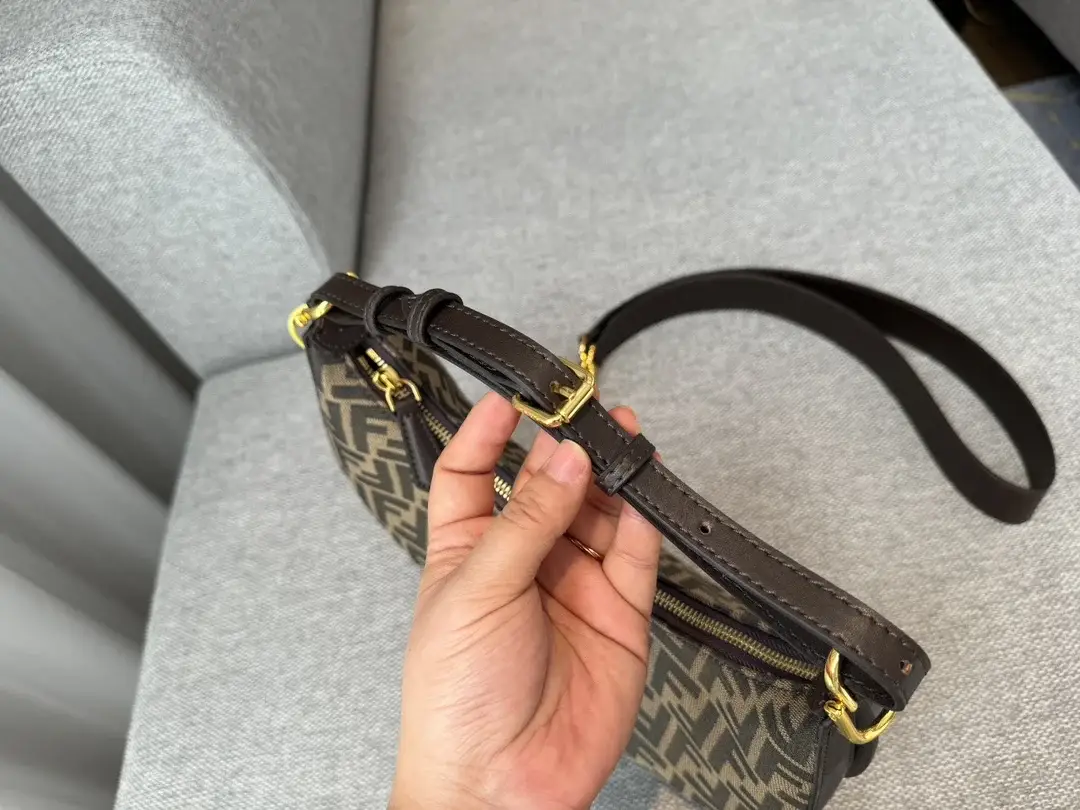 Fen new arrival bag size：28*16cm - image 8
