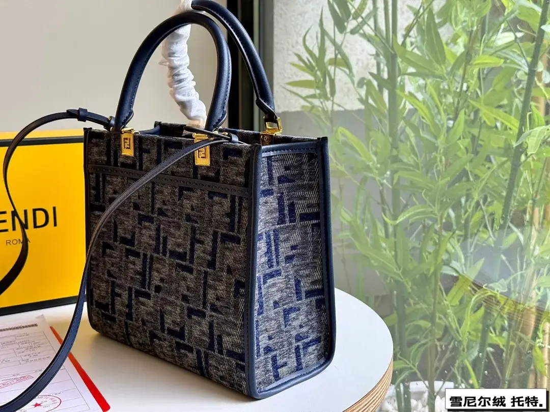Fen new arrival tote bag 03 size: 25 cm - image 2