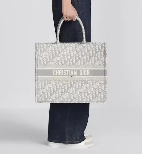 LARGE D BOOK TOTE Gray D Oblique Embroidery (42 x 35 x 18.5 cm) - image 3