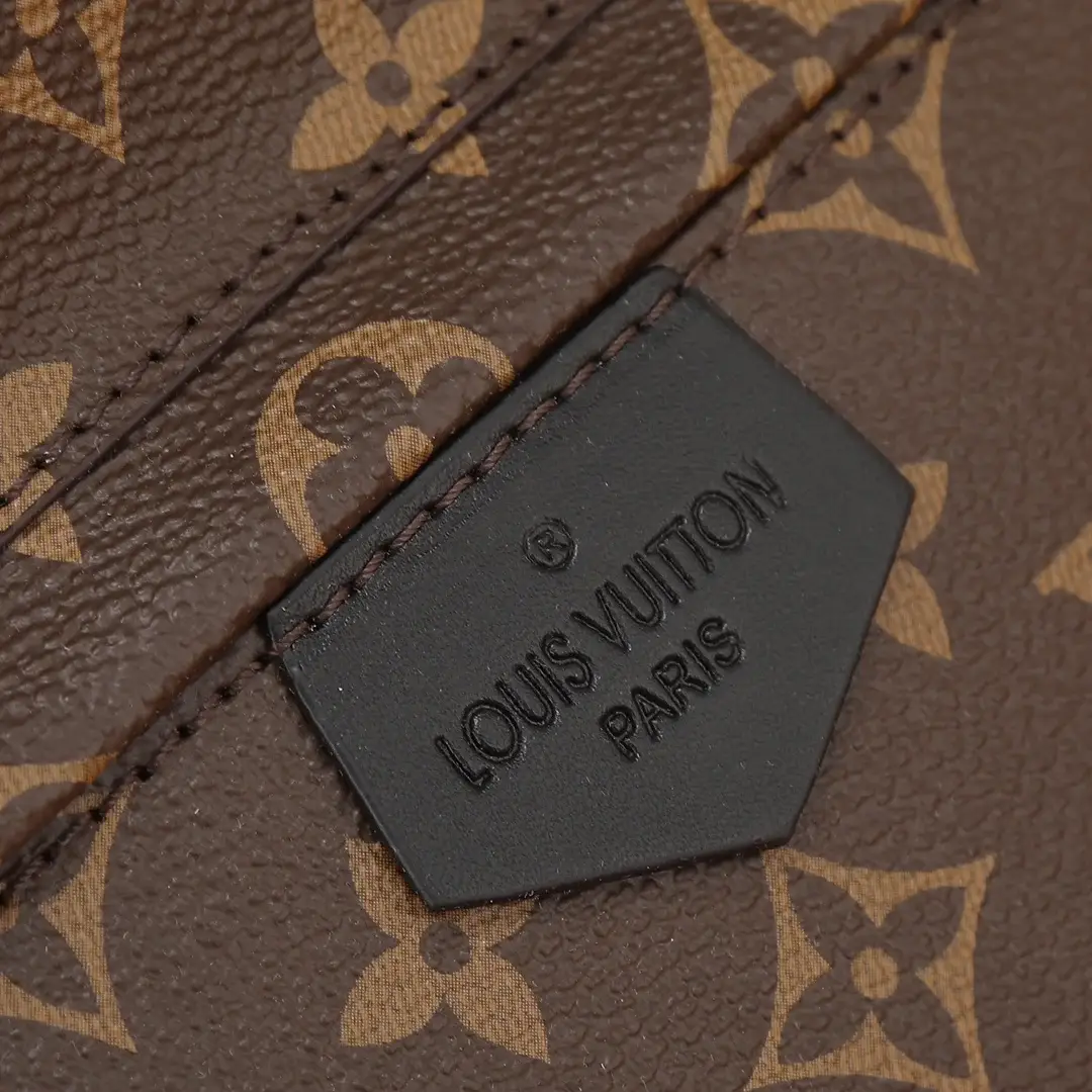 Louis MONOGRAM BACKPACK women backpack bag size 22*29*16 cm - image 4
