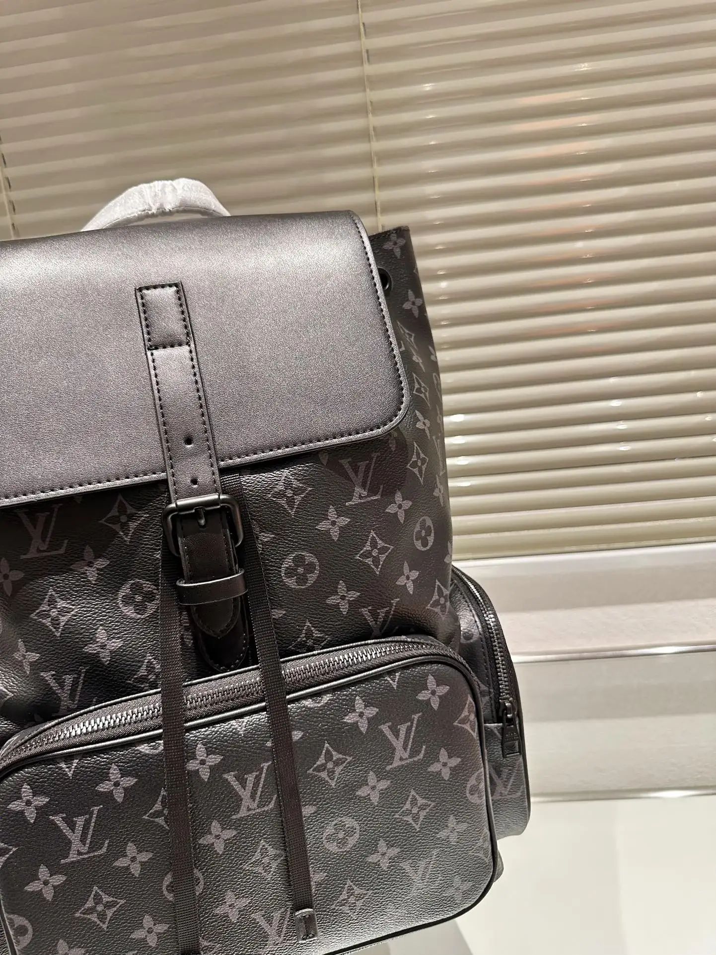 Louis Petite Malle Monogram backpack bag size : 37*45 cm - image 5