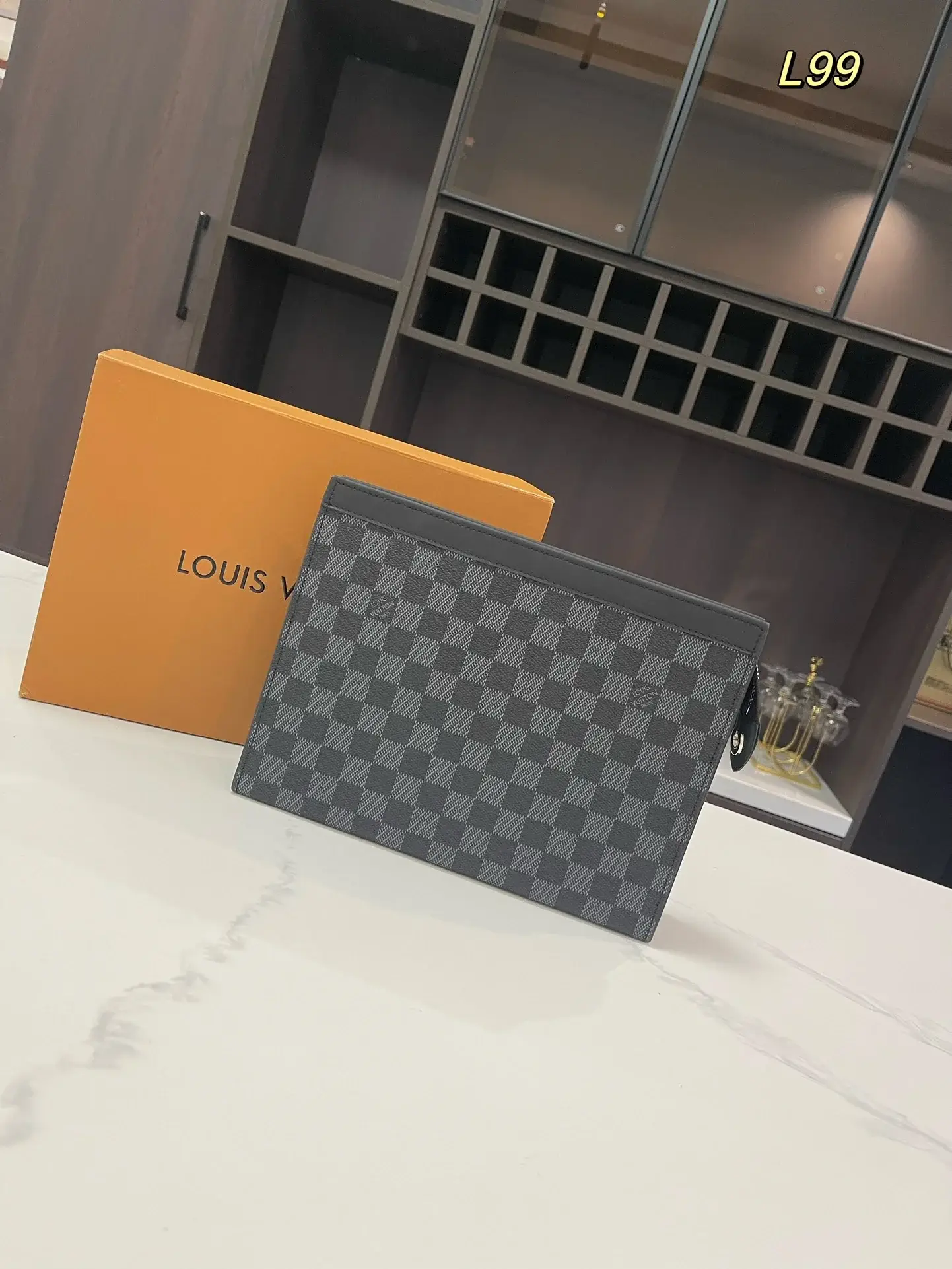 Louis Toiletry Pouch bag size: 26*20cm - image 5