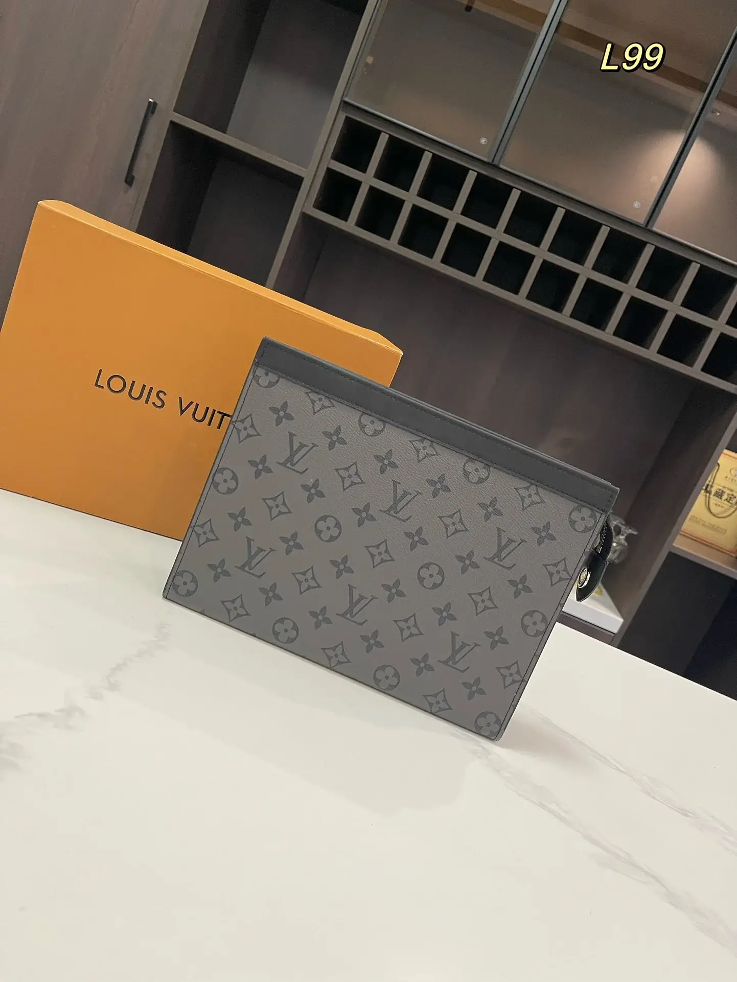 Louis Toiletry Pouch bag size: 26*20cm - image 6