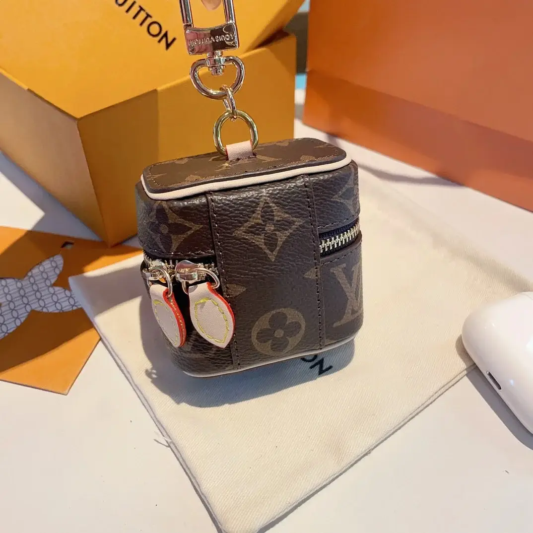 Louis Vanity Monogram new arrival wallet coin bag earphone bag - image 4