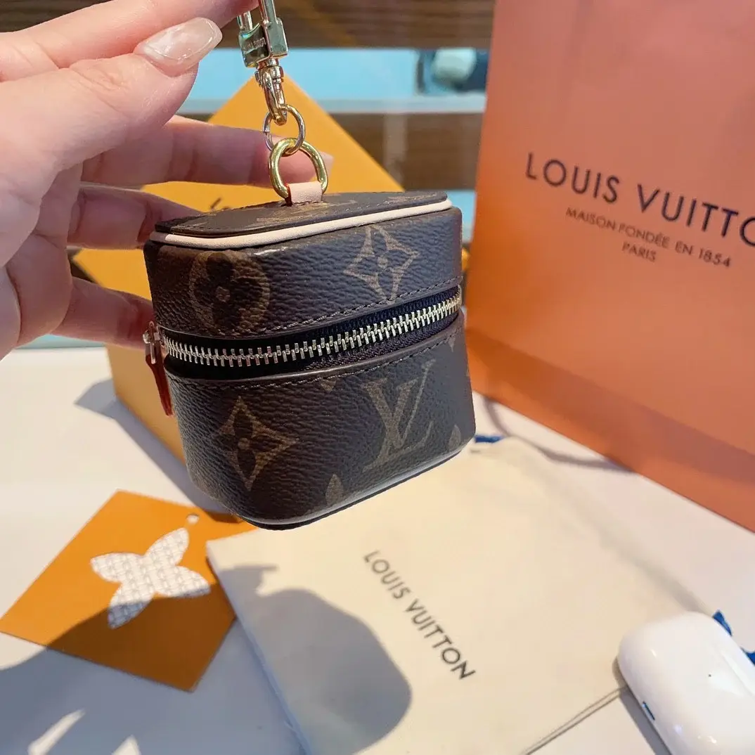 Louis Vanity Monogram new arrival wallet coin bag earphone bag - image 5