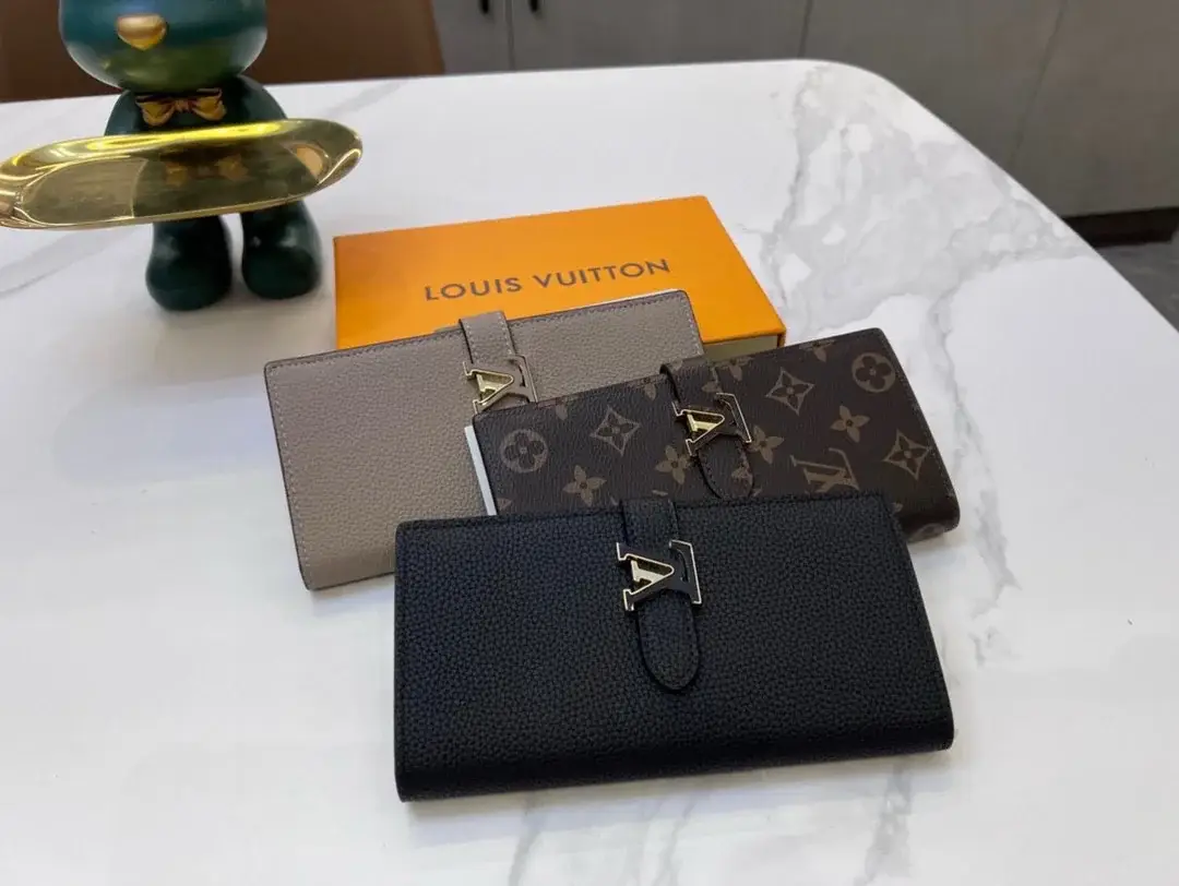 Louis new arrival Taurillon Capucines wallet size: 10*19*1.7cm - image 7