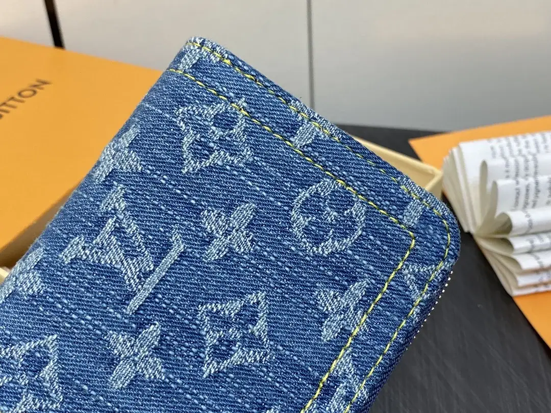 Louis new arrival Zippy Monogram denim wallet size: 11*8.5*2cm - image 6