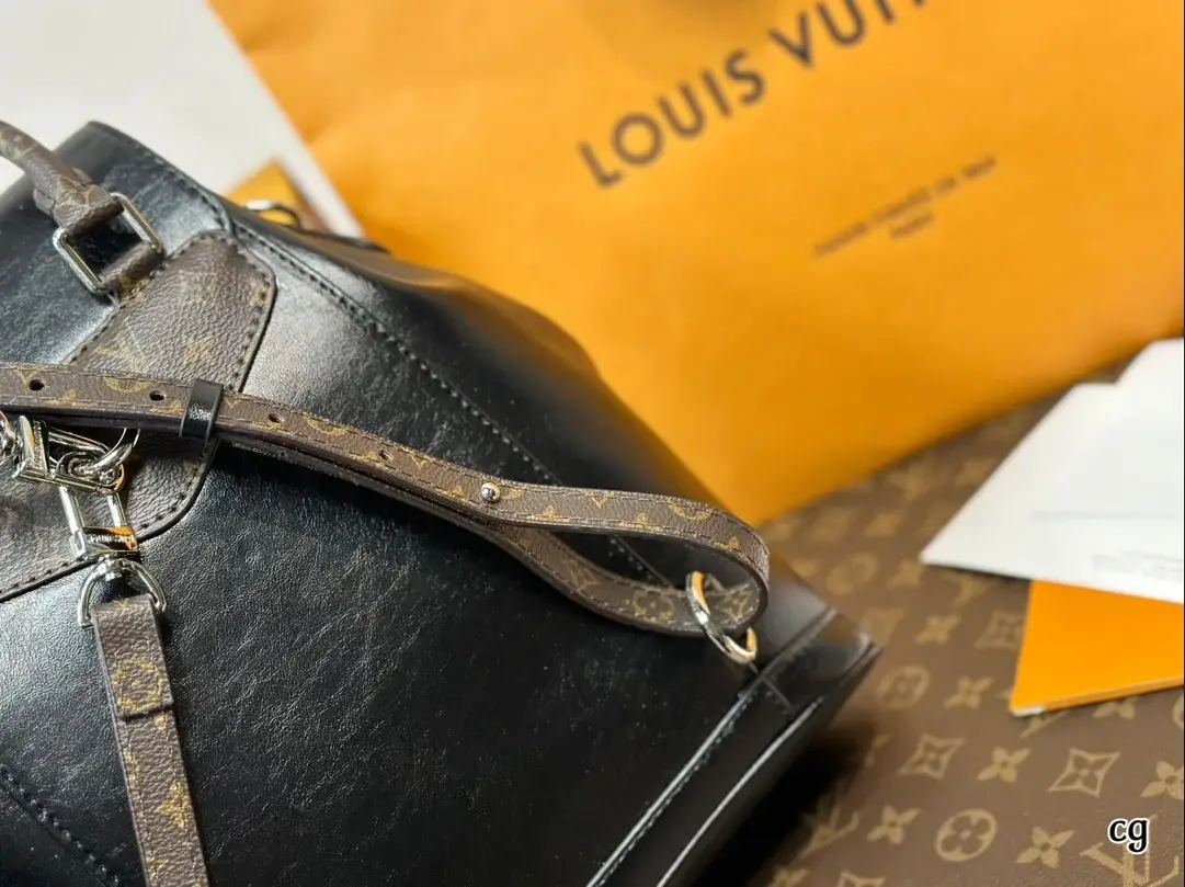 Louis new arrival backpack bag size: 26*28 cm - image 4