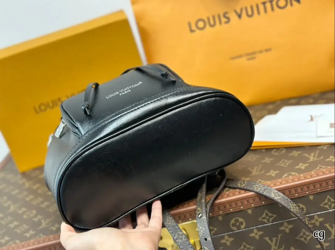 Louis new arrival backpack bag size: 26*28 cm - image 5