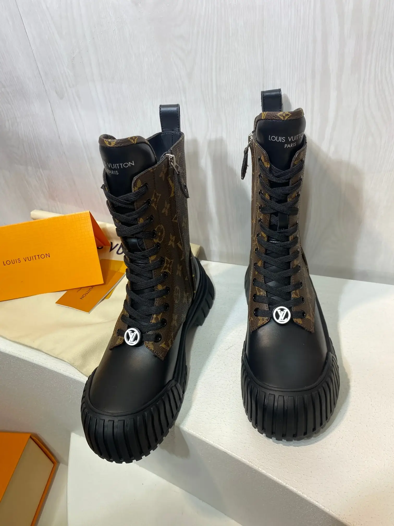 Louis new arrival boots - image 6