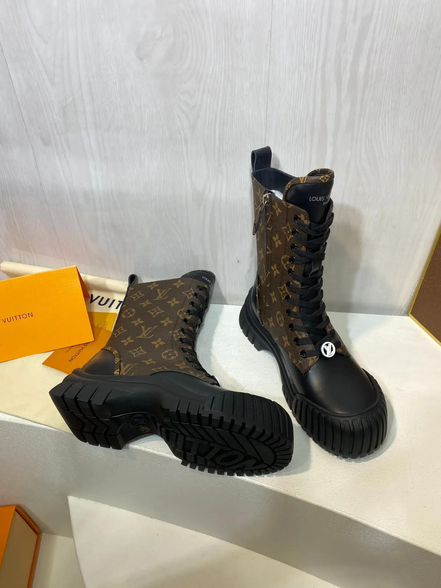 Louis new arrival boots - image 7