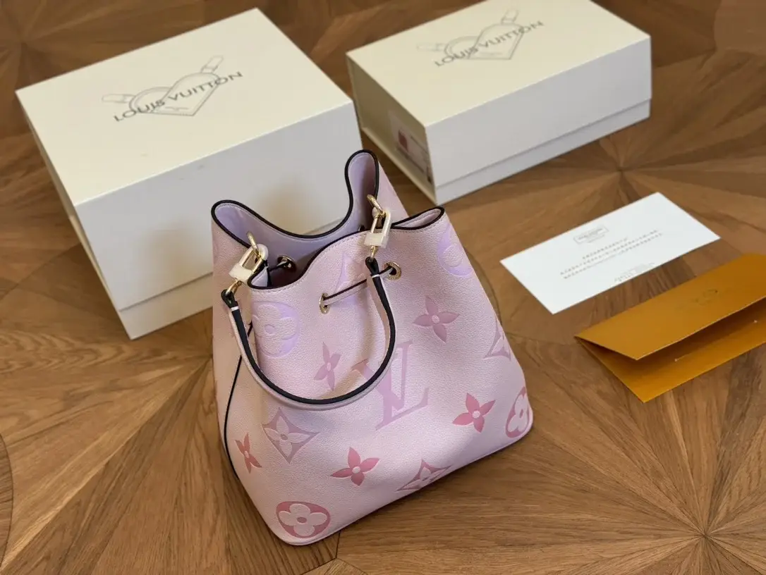 Louis new arrival bucket bag size: 26cm - image 3