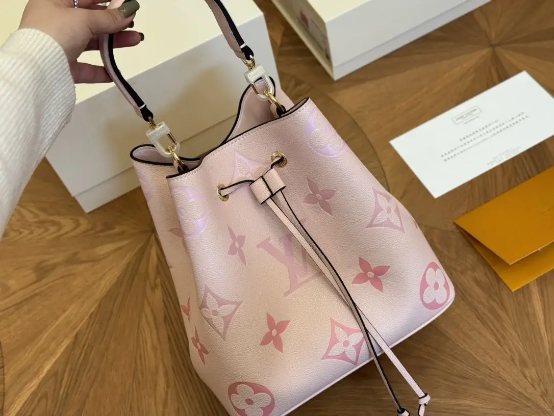 Louis new arrival bucket bag size: 26cm - image 5