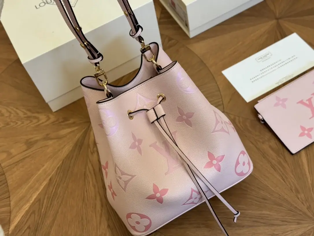 Louis new arrival bucket bag size: 26cm - image 6