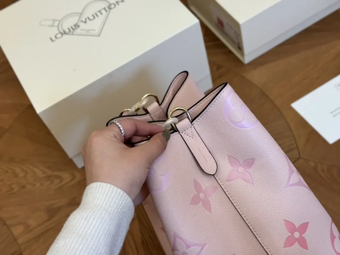 Louis new arrival bucket bag size: 26cm - image 8
