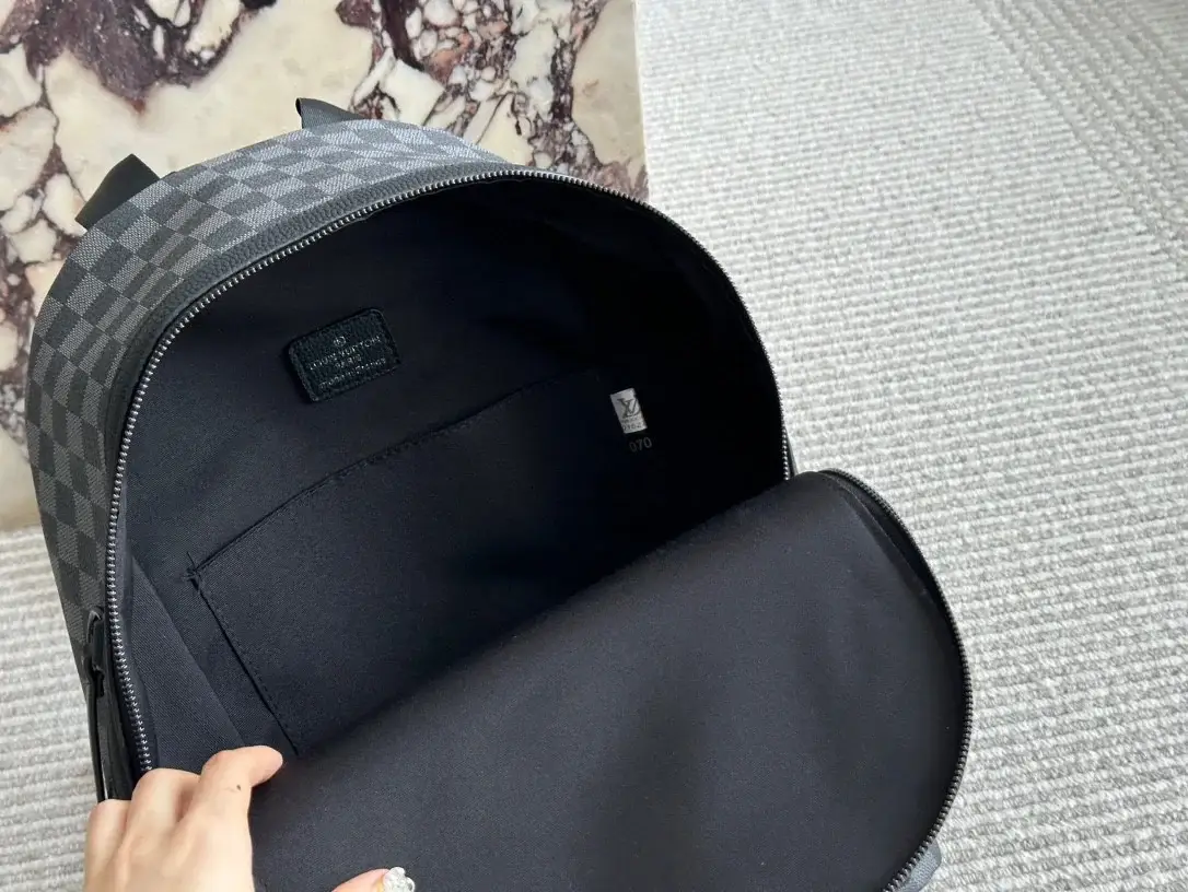 Louis new arrival men backpack bag 008 size :36*28cm - image 10