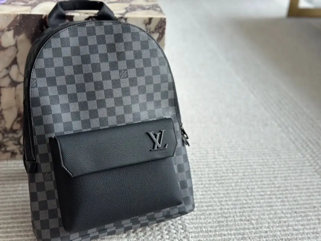 Louis new arrival men backpack bag 008 size :36*28cm - image 1