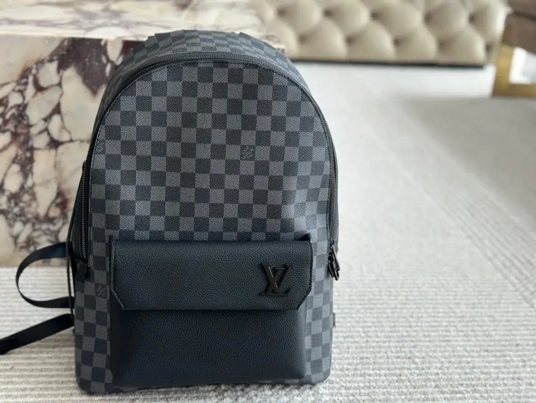 Louis new arrival men backpack bag 008 size :36*28cm - image 8