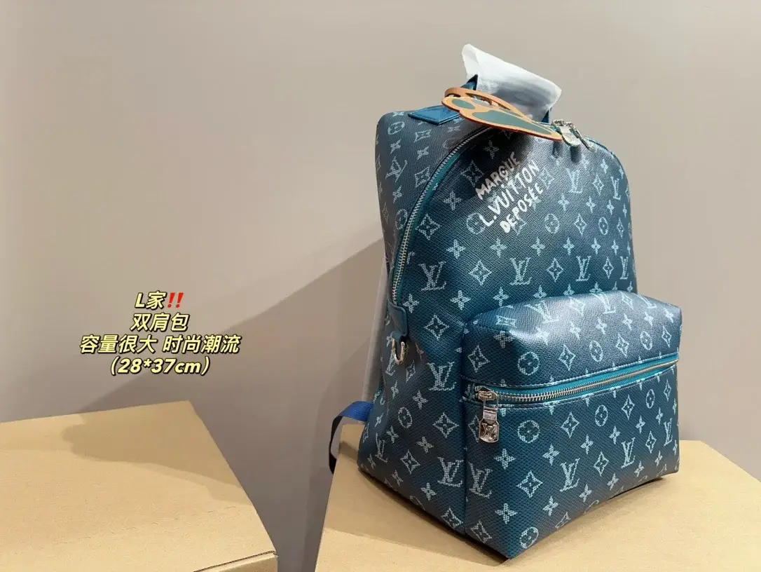Louis new arrival men backpack bag size;28* 37 cm - image 6