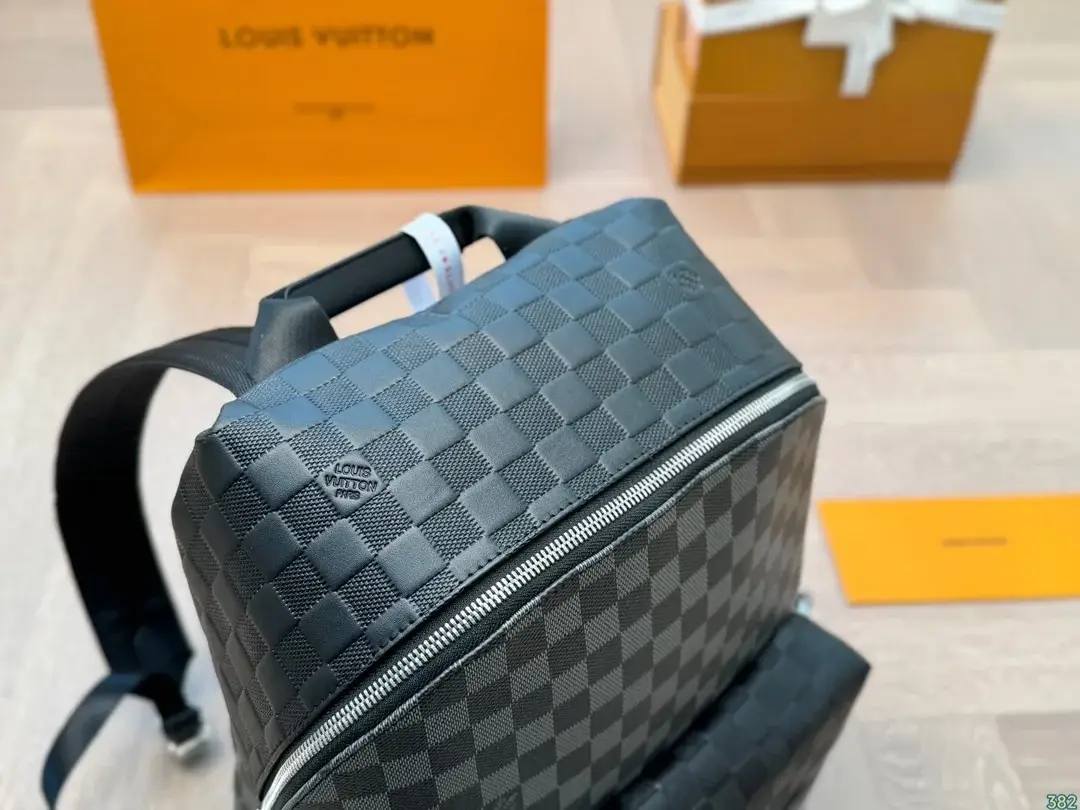 Louis new arrival men backpack bag size: 28*36 cm - image 4