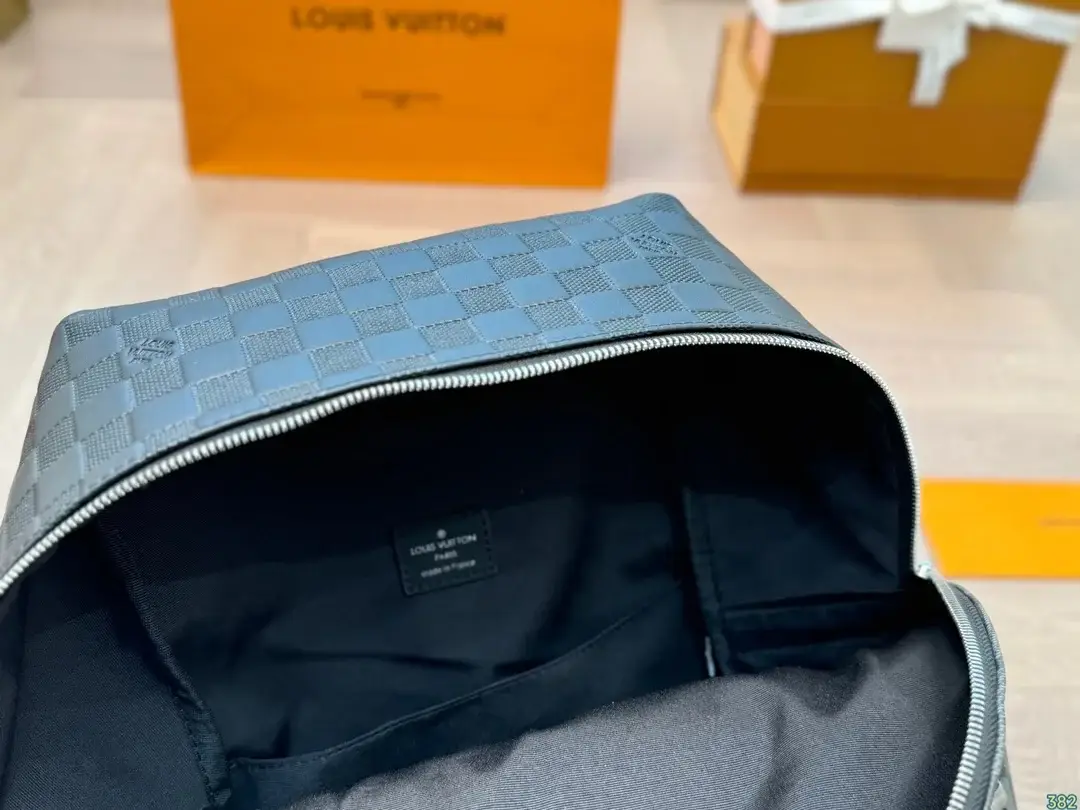 Louis new arrival men backpack bag size: 28*36 cm - image 5