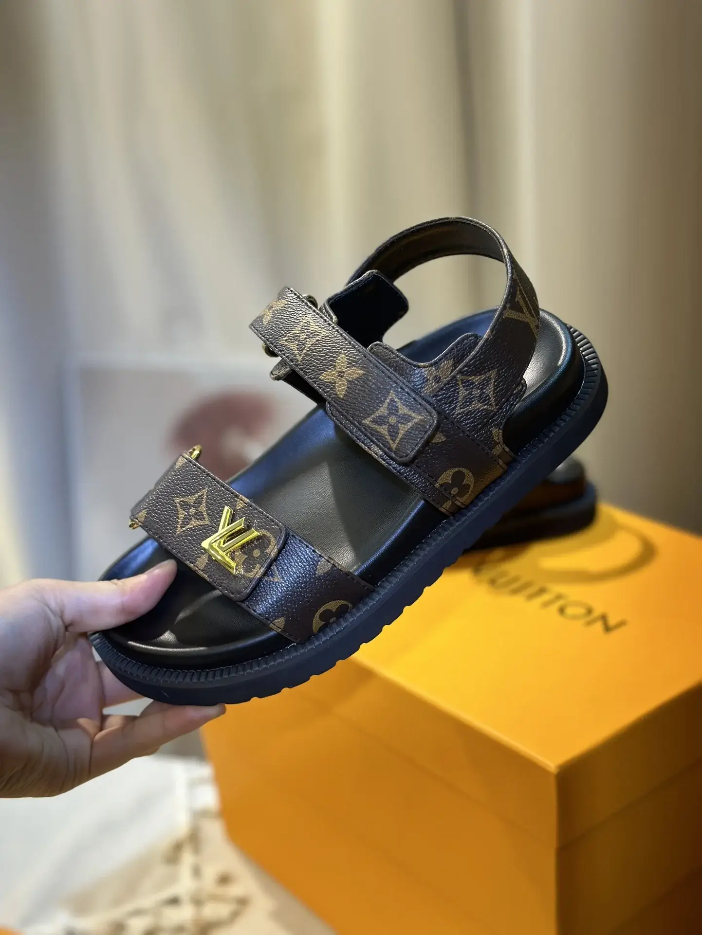 Louis new arrival summer women shoes - image 2