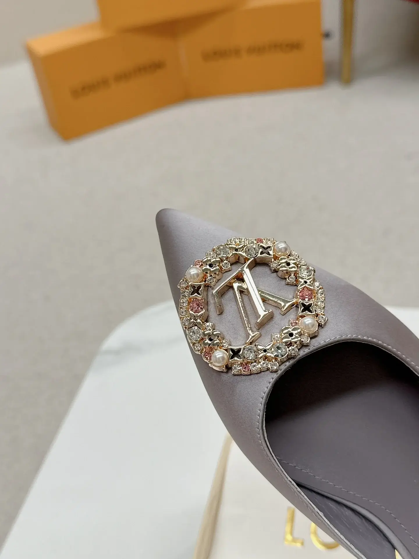 Louis new arrival women shoes - image 8