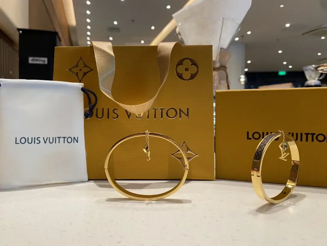 Lv New Arrival Bracelet 0011-22cm - image 4