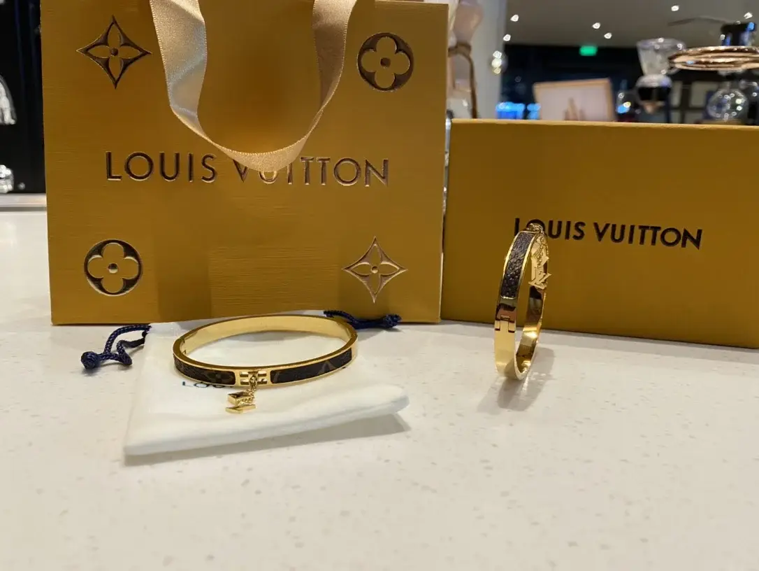 Lv New Arrival Bracelet 0011-22cm - image 6
