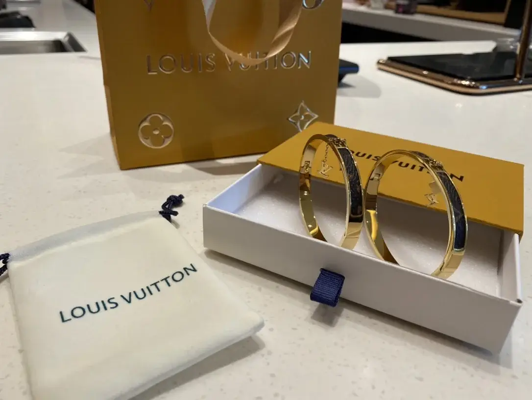 Lv New Arrival Bracelet 0011-22cm - image 9