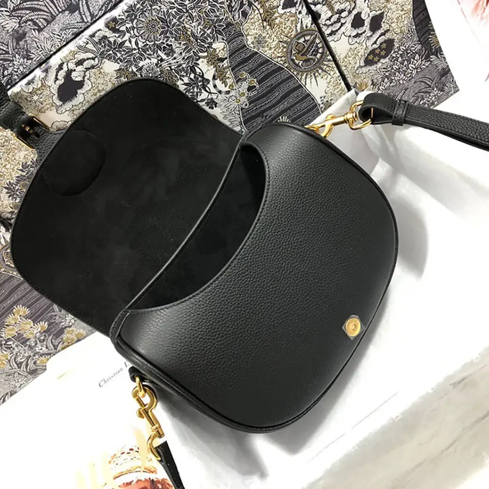 MEDIUM D BOBBY BAG size: 22*17*6 cm - image 6