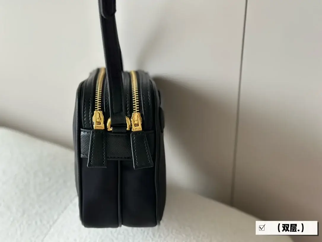 Prada odette new arrival camera bag size: 21 * 16cm - image 2